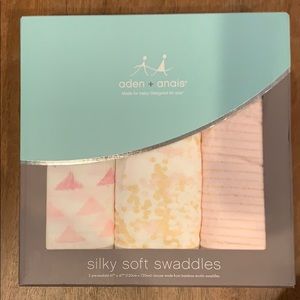 Aden + Anais Silky Soft Swaddle Set of 3